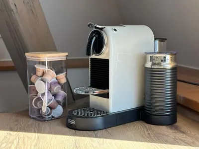 Kaffee-/Teezubehör in der Unterkunft TrulySpace - Direkt am Rathausplatz, Dachterrasse mit Blick auf Perlachturm, Garage, Fahrstuhl