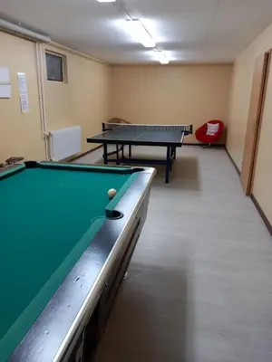 Eine Spielezimmer in der Unterkunft Chiemgau Comfort E2 Ferienwohnanlage Oberaudorf mit Hallenbad und Sauna