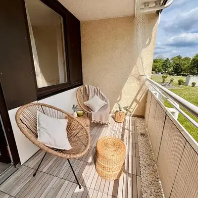 Stylish studio apartment with beautiful terrace near Audi