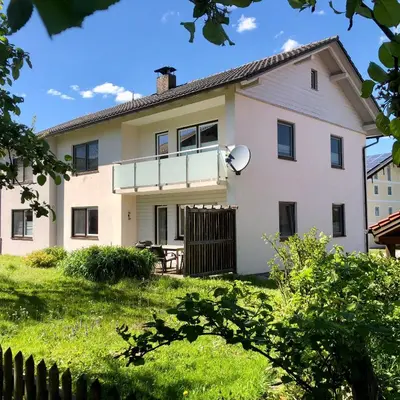 Das Gebäude in dem sich die Ferienwohnung befindet