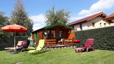 Ein Garten an der Unterkunft Gästehaus Bergfrieden, Ferienwohnung Susanne