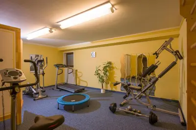 Das Fitnesscenter und/oder die Fitnesseinrichtungen in der Unterkunft Bergschlössl - Massionettwohnung 13
