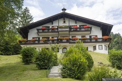 Ein Garten an der Unterkunft Bergschlössl - Maissonettwohnung 15