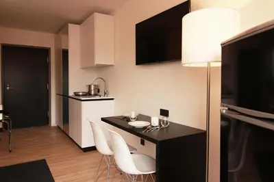 Küche/Küchenzeile in der Unterkunft KF Hotel by WMM Hotels
