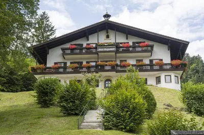Ein Garten an der Unterkunft Bergschlössl Whg 23