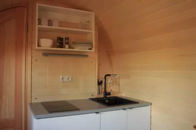 Küche/Küchenzeile in der Unterkunft Schmidis Igluhuts im Pfaffenwinkel - Tiny House 2