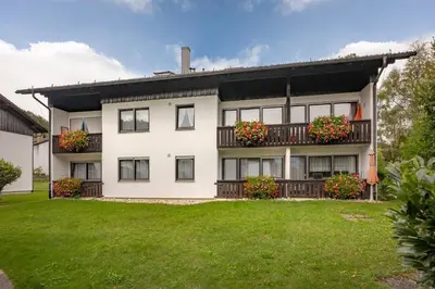 Ein Garten an der Unterkunft Ferienwohnanlage Oberaudorf D 2 mit Hallenbad und Sauna