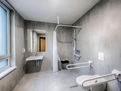 Ein Badezimmer in der Unterkunft B&B Hotel Augsburg-Nord